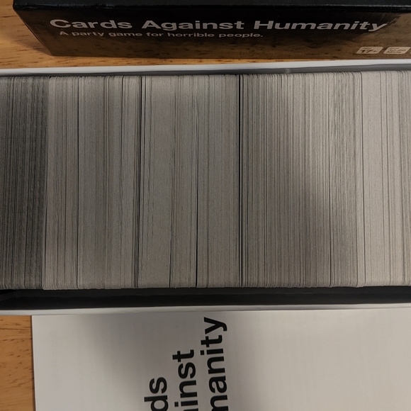 Cards Against Humanity - Picture 2 of 3